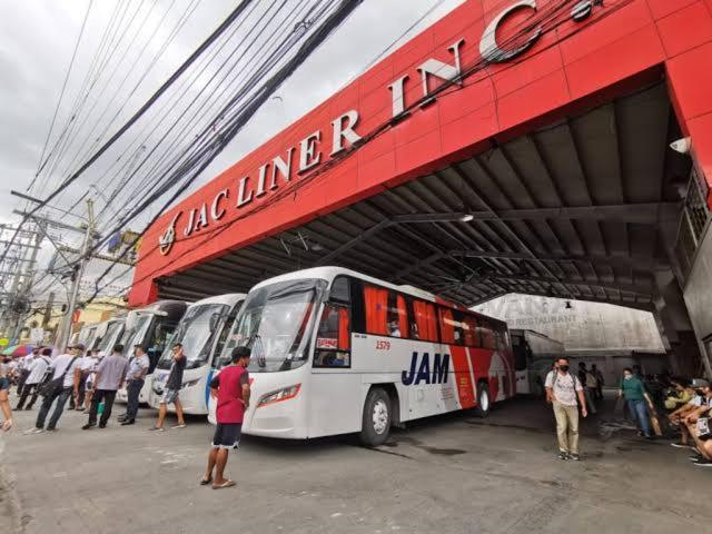 Burgos Hub Hostel Pasay Exterior photo